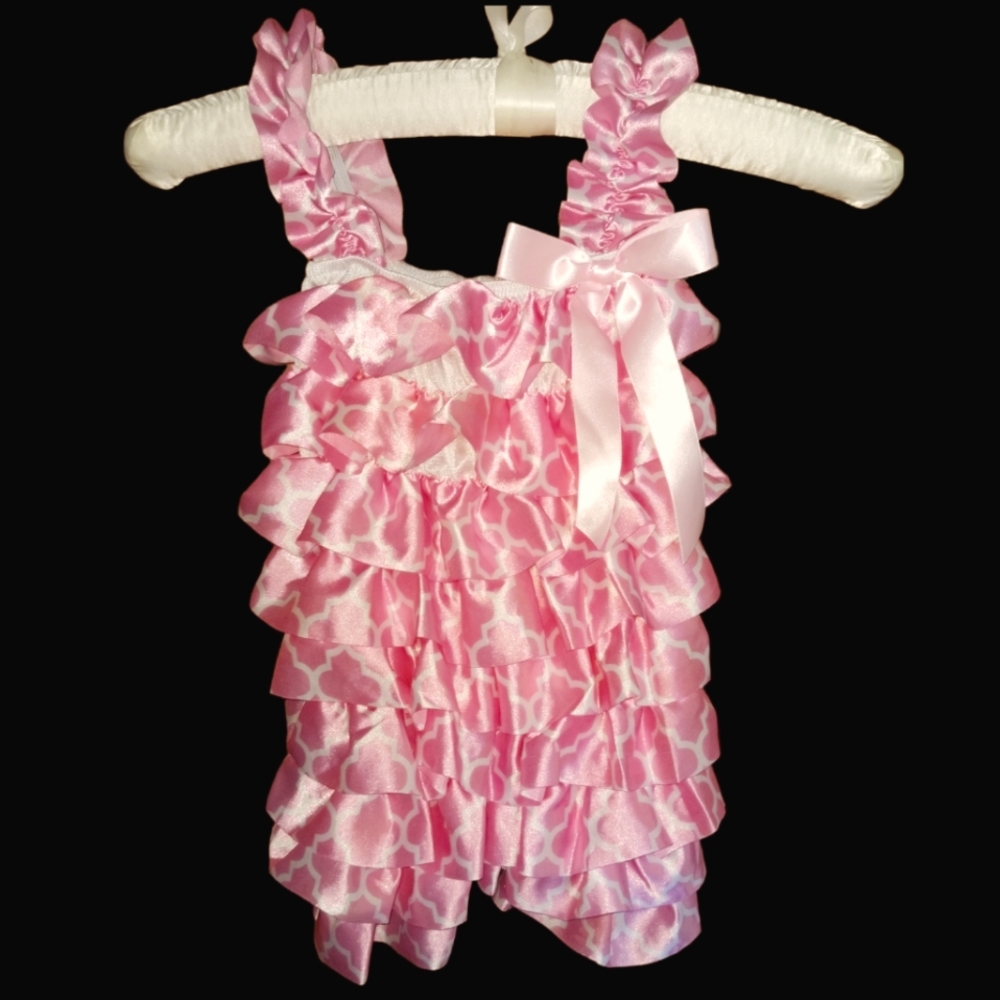 ❤️ Pink White Chevron Satin Summer Jumper NWOT Size 2-3T